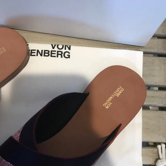 Diane Von Furstenberg Red Sandals - Picture 5 of 6